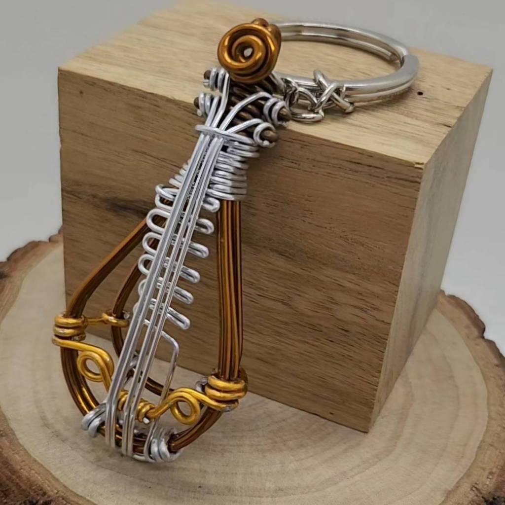 Teng Wire Art 原創手作鋁線柳琴吊飾｜職人手作樂器紀念品